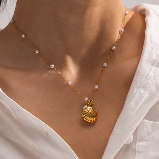 Pearl shell necklace gold filled