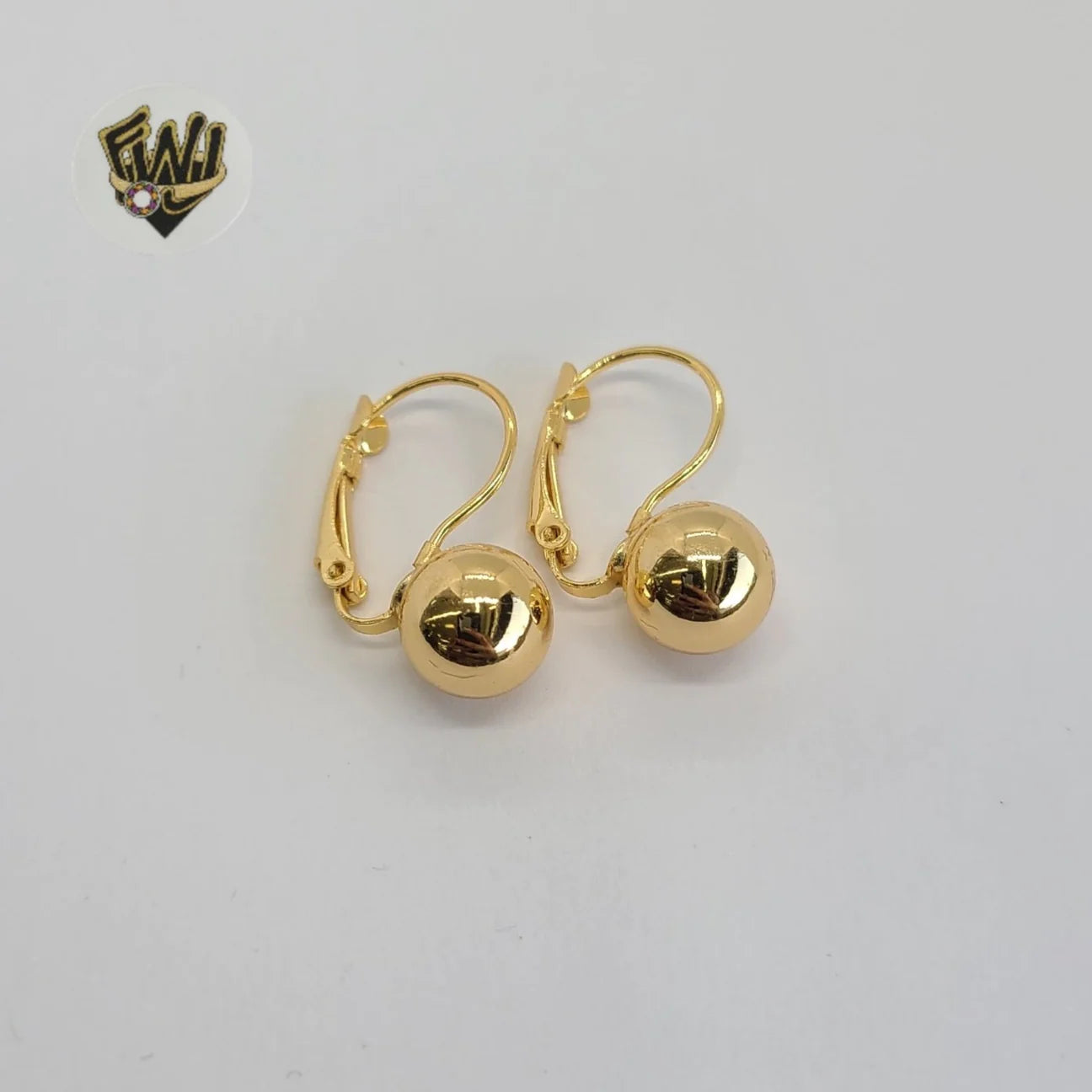 Gold laminate - ball earrings